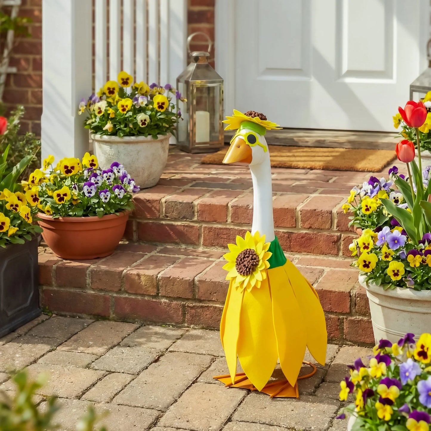 GOOSE OUTFIT SUNFLOWER WITH GLASSES