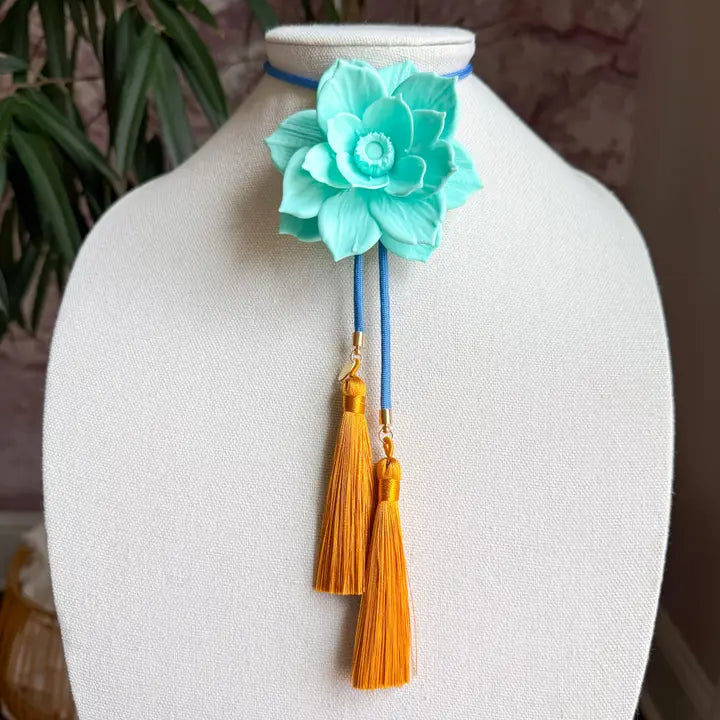 LOTUS FLOWER BOLO