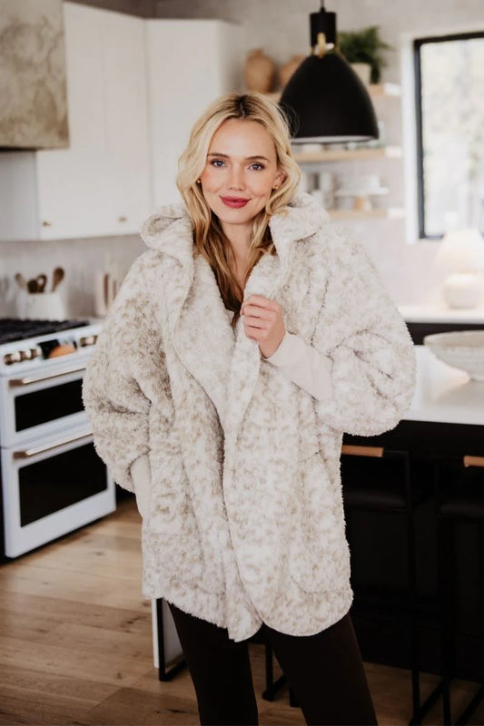 SNOW LEOPARD BODY WRAP W/HOODIE